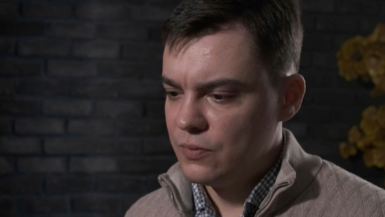 Gleb Karakulov habla durante una entrevista en diciembre de 2022 en Turquía. (Dossier Center vía AP)