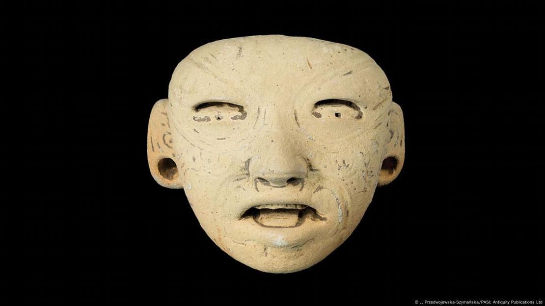 Descubren en El Salvador marionetas prehispánicas con un diseño que altera su expresión según el ángulo de observación.