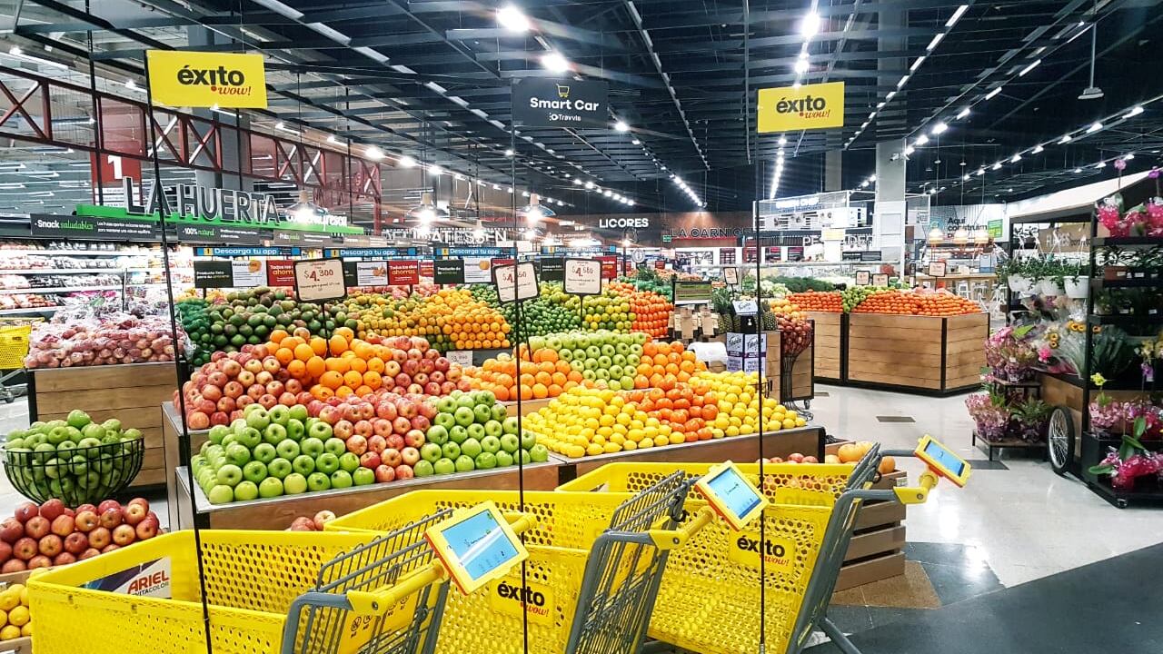 Entre las funciones que destaca Ospina de esta innovación está facilitar a los clientes la ubicación de los productos, conocer en tiempo real las ofertas del día y los programas de lealtad mientras recorren la tienda.