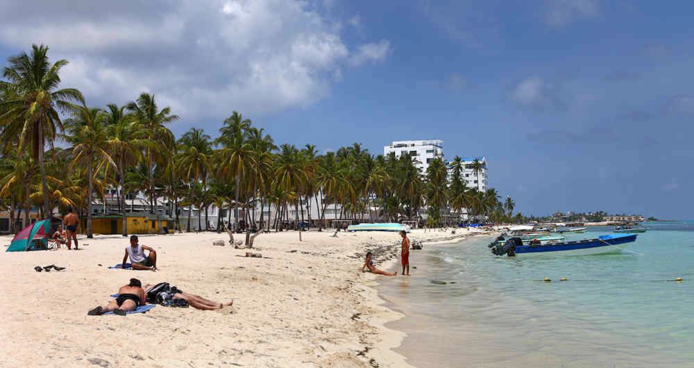 Si se analiza el periodo completo del primer cuatrimestre, se mantiene un crecimiento del 6 % en el turismo emisivo, que corresponde a 1.578.293 salidas de viajeros.