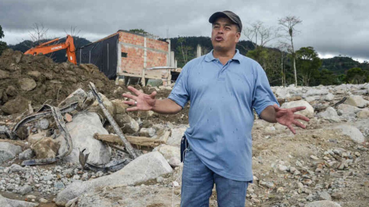 Walter Pereira, el hombre a cargo dela búsqueda de desaparecidos en Mocoa.
