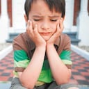 No hay actualmente una prueba de sangre que indique autismo. El diagnóstico se hace en base a la observación de la conducta.