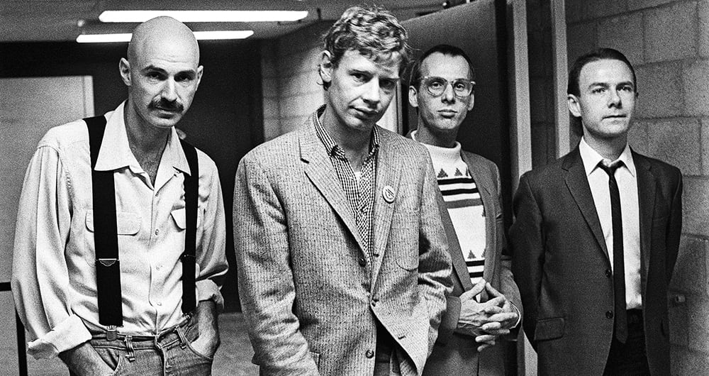 La alineación ochentera de King Crimson que creó esta música de época y sin época, integró a Tony Levin, Bill Bruford, Adrian Belew y Robert Fripp.