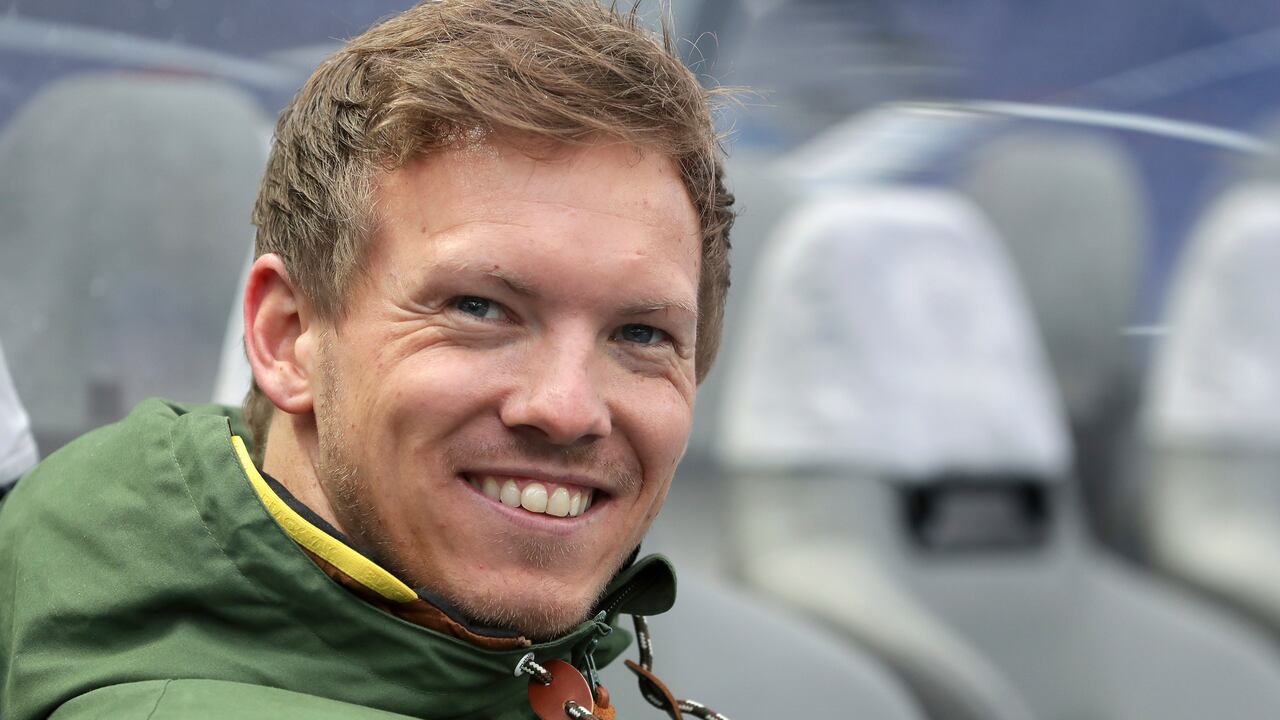ARCHIVO - En esta foto de archivo del 3 de febrero de 2018, el ex entrenador en jefe del Hoffenheim, Julian Nagelsmann, asiste al calentamiento del partido de fútbol de la Bundesliga alemana entre el Hertha BSC Berlín y el TSG 1899 Hoffenheim en Berlín, Alemania. (Foto AP / Michael Sohn, archivo)