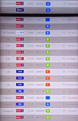 Varias aerolíneas suspenden venta de tiquetes en Colombia por crisis de combustible en aeropuertos