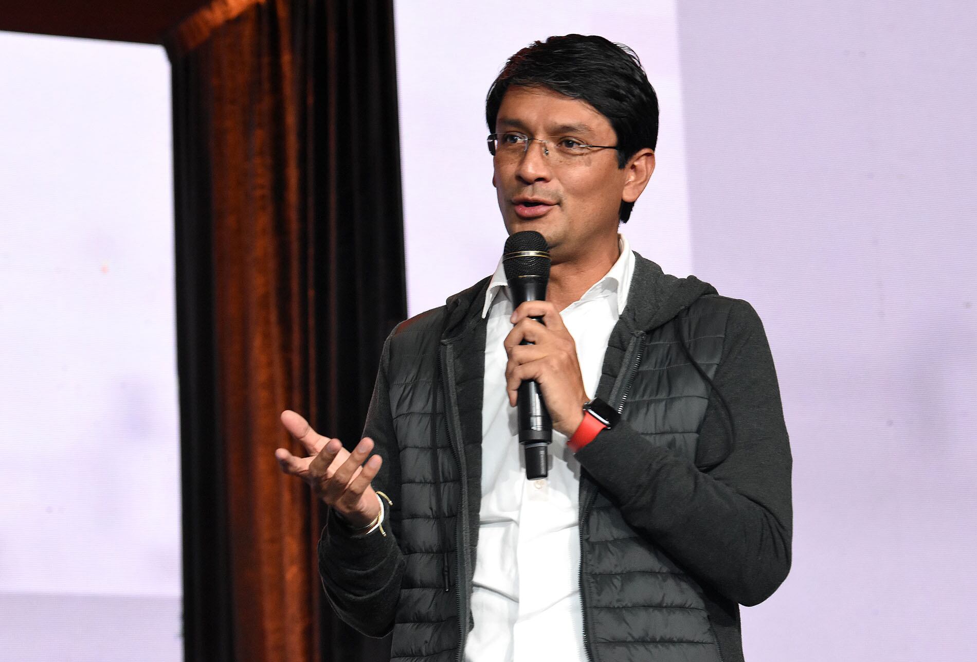 camilo Romero cara a cara