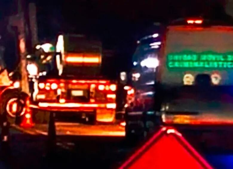 Este es el vehículo que llevaba la pesada carga.