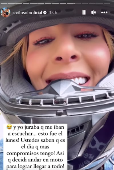 Carolina Soto usa la moto para llegar más rápido a todo.