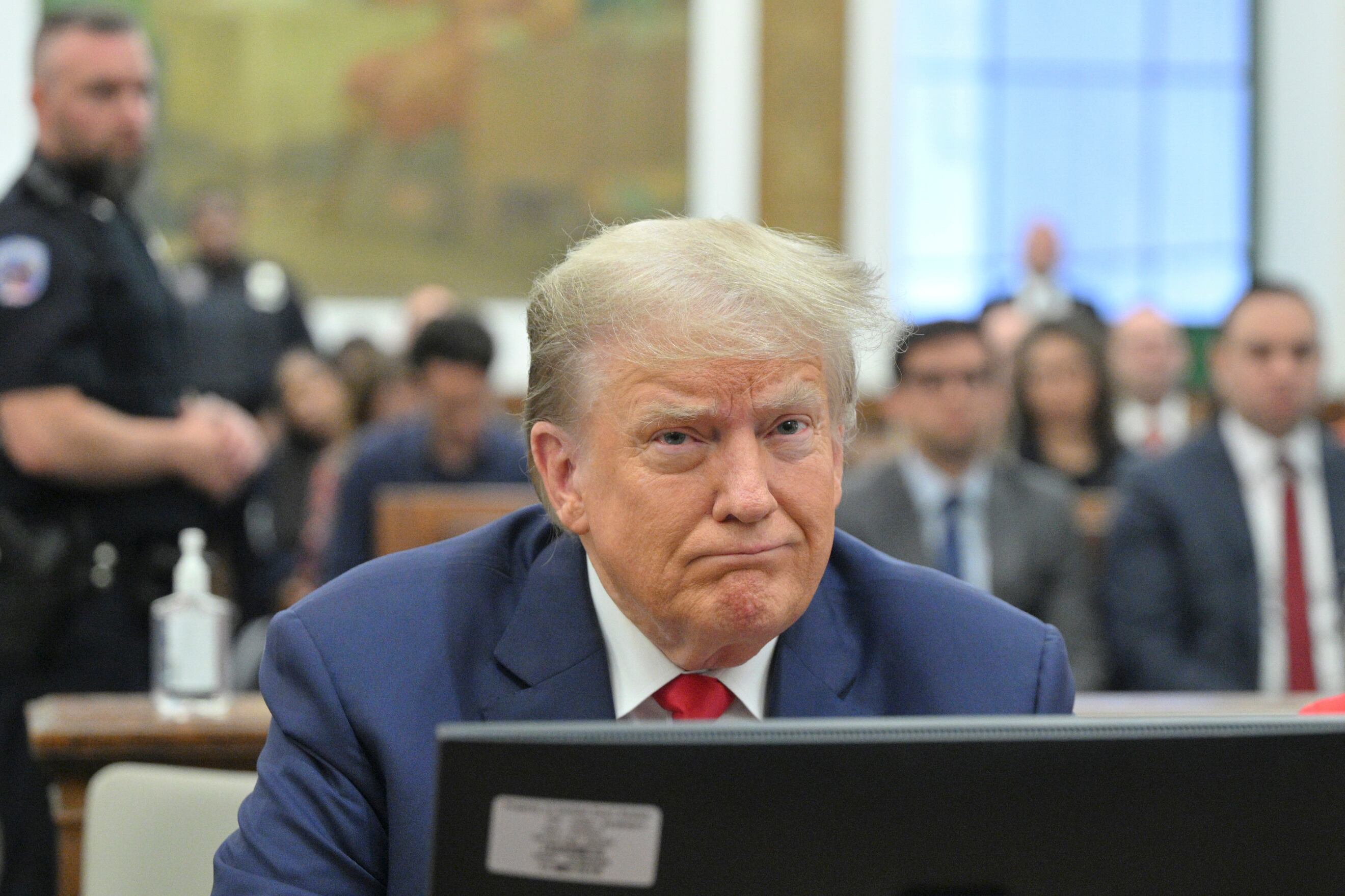 El expresidente Donald Trump comparece ante el tribunal durante su juicio por fraude civil en la Corte Suprema de Nueva York el martes 3 de octubre de 2023 en Nueva York.