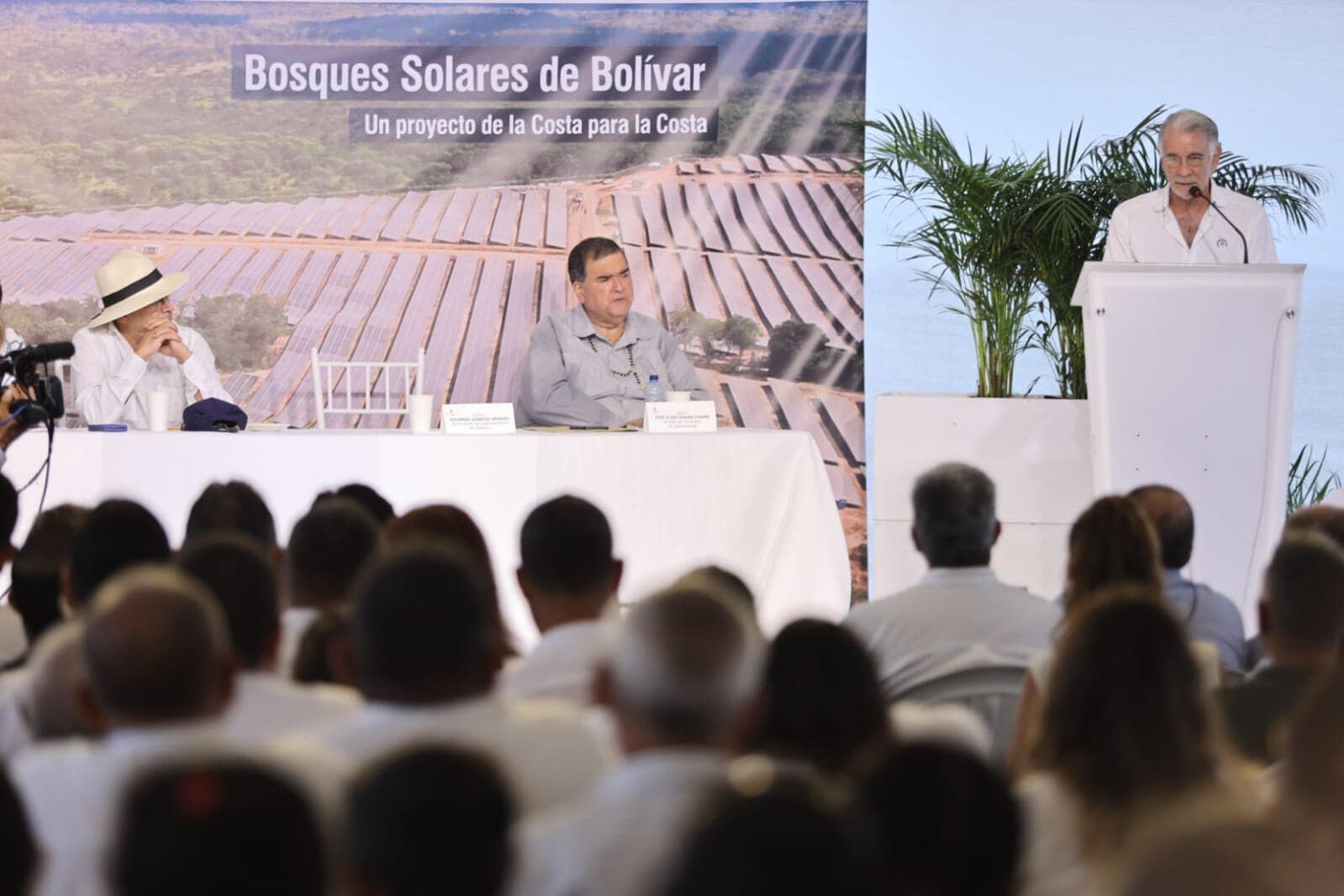 Gobernador Eduardo Verano durante su intervención en el acto inaugural de Bosques de Bolívar.