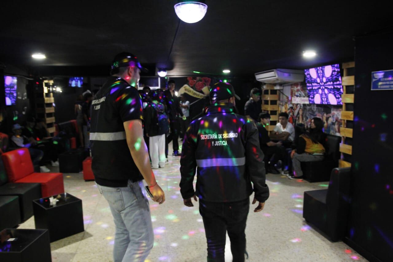 Un establecimiento nocturno fue sellado en Cali por permitir ingreso de menores de edad.