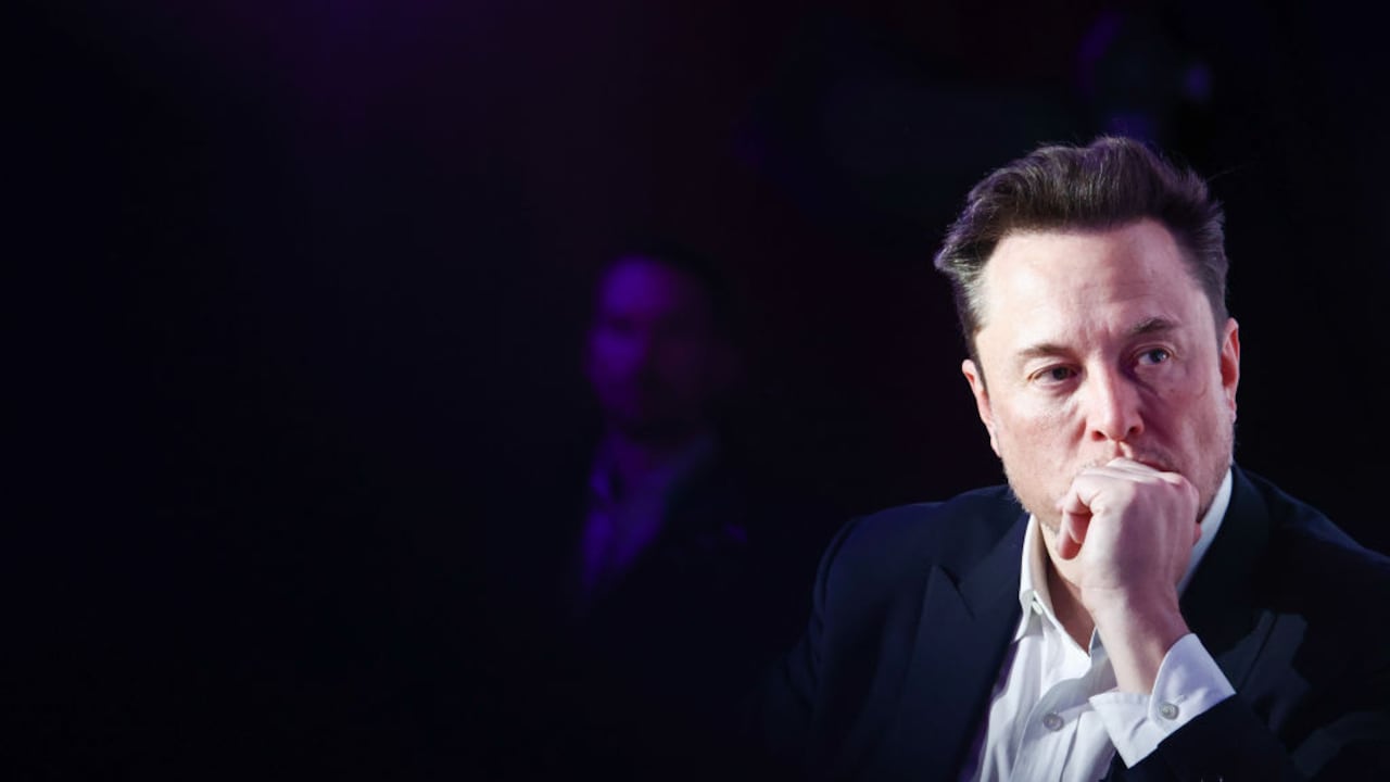 El veredicto reciente que favoreció a Elon Musk ha desencadenado una intensa contienda legal, con abogados que ahora buscan honorarios millonarios.