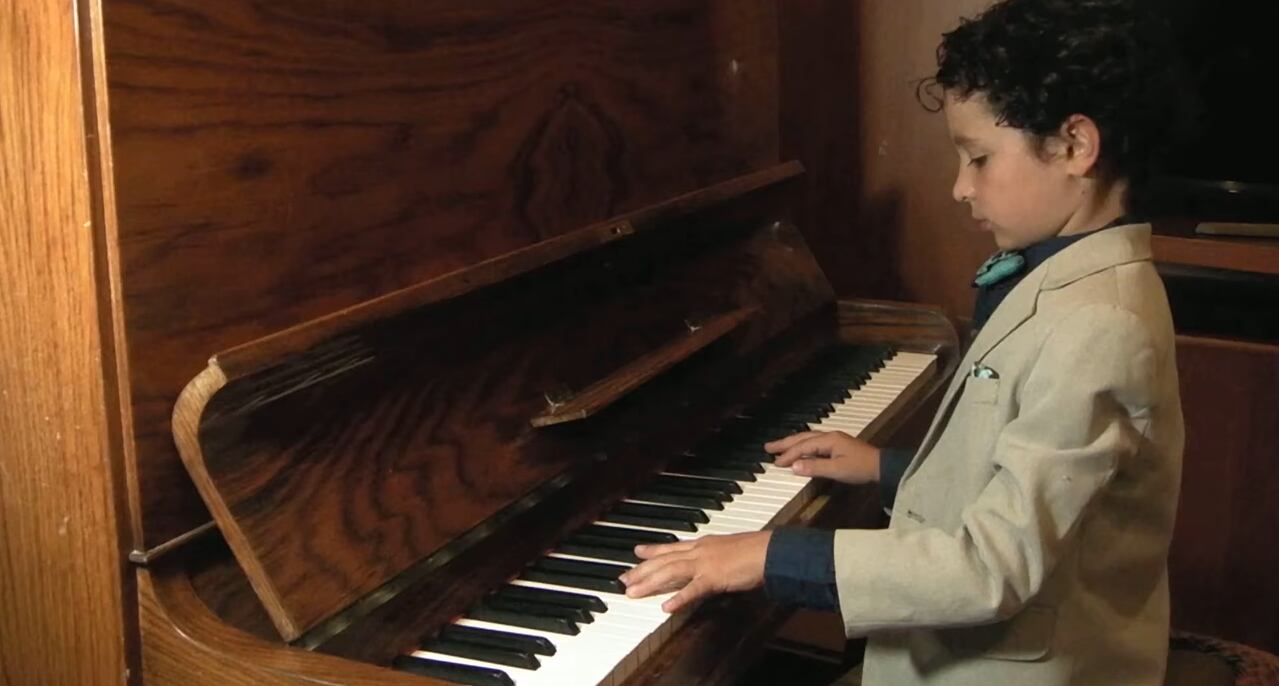 Valentín está compitiendo con niños de China, Francia, Singapur, Indonesia y Tailandia.