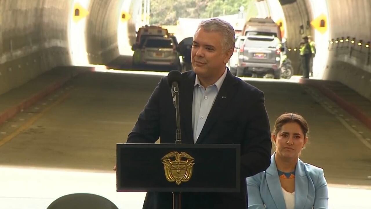 Iván Duque presidente de Colombia entregó la megaobra de la Cordillera Central. Uno de los logros entregados este 2021.