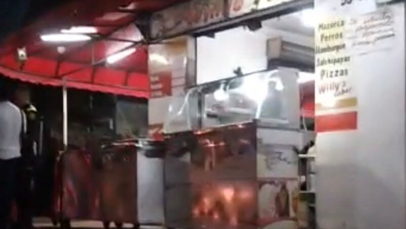 Presunto local atacado a bala.