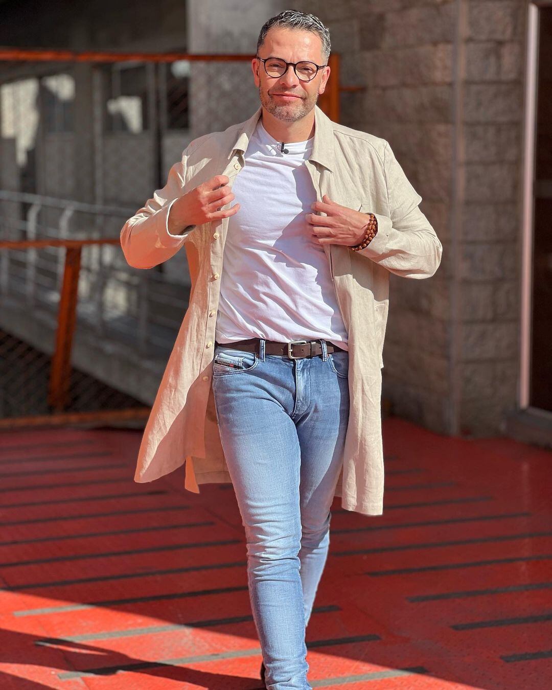 Iván también explora con su clóset y muestra un estilo único. Foto: Instagram @ivanlalindeg.