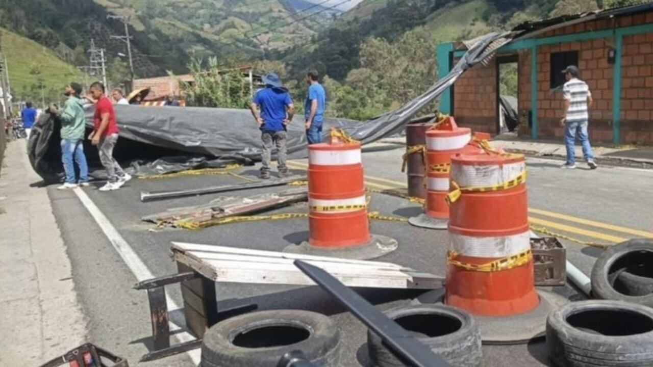 Bloqueos en La Línea.