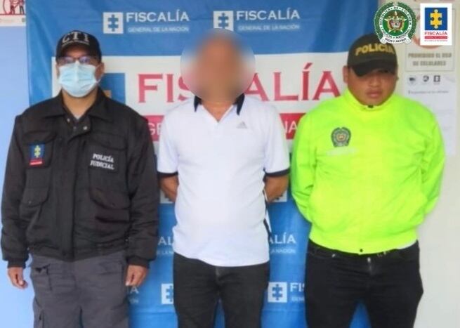 El docente fue capturado y enviado a la cárcel.