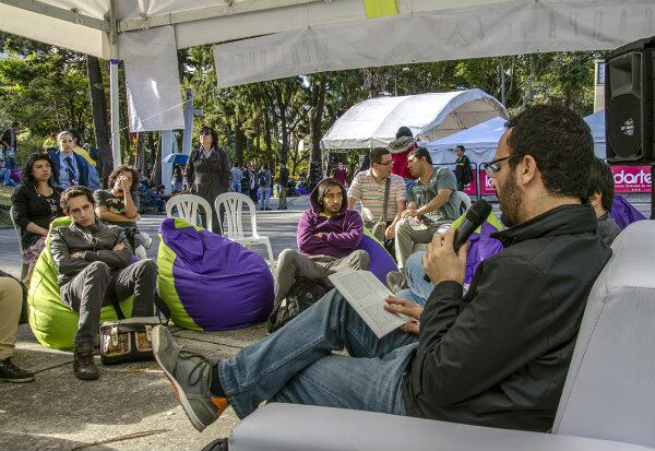 El boliviano Rodrigo Hasbúm asistió al Festival de Librerías de Arcadia en medio de la actividad Bogotá Contada 2.0