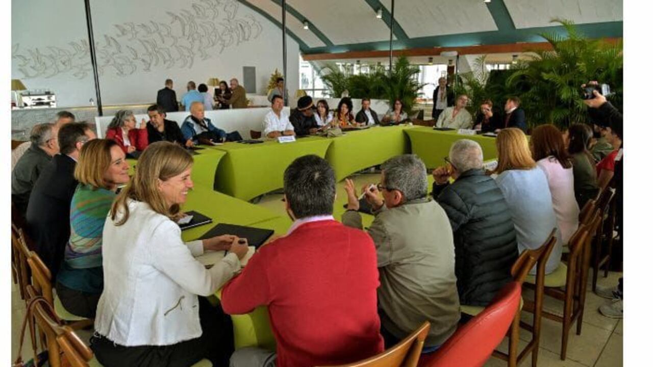 Mesa de negociación gobierno y ELN en Caracas.