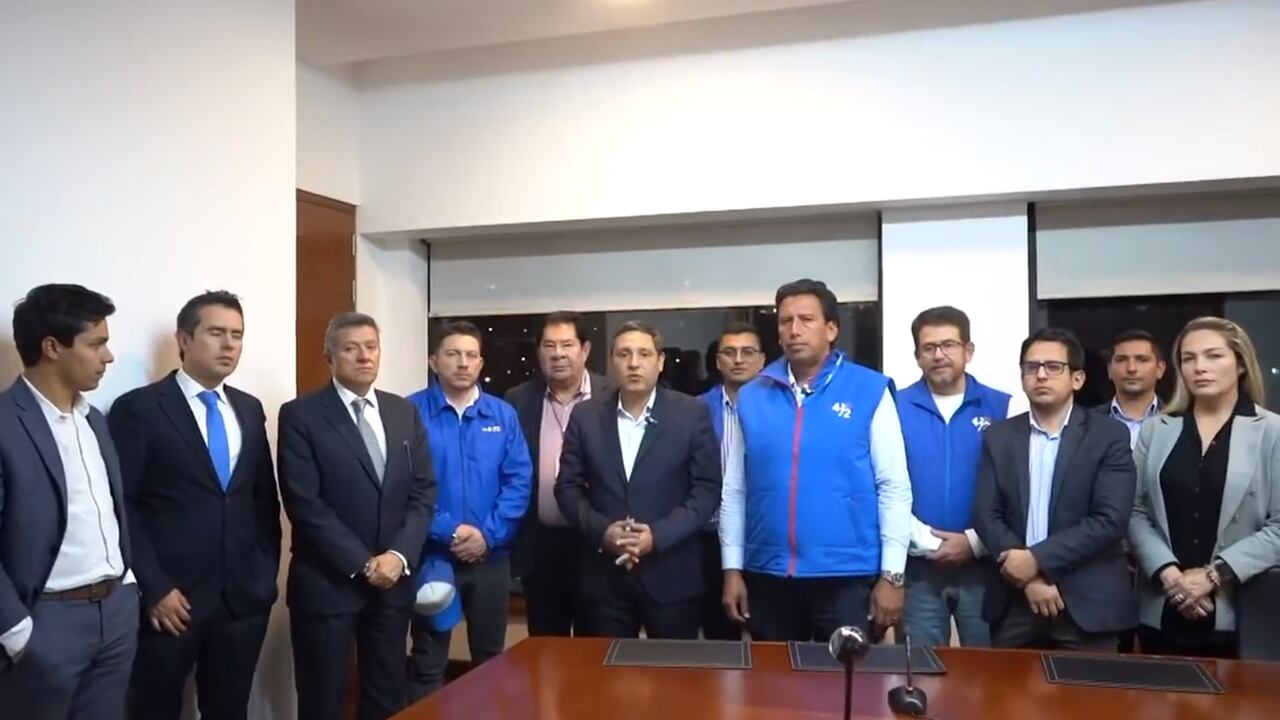 Tras las protestas de este martes, el ministro se reunió con el sindicato de trabajadores.