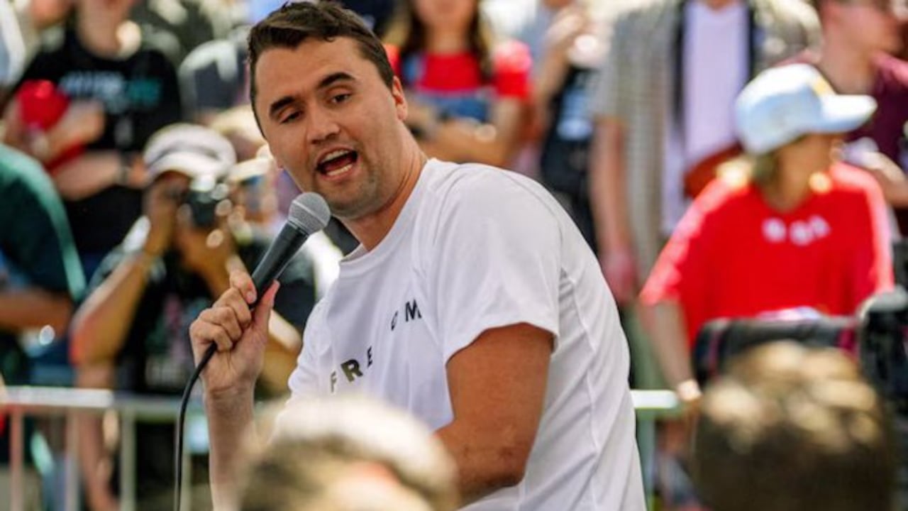 Charlie Kirk momentos antes de su muerte - Foto de redes sociales.
