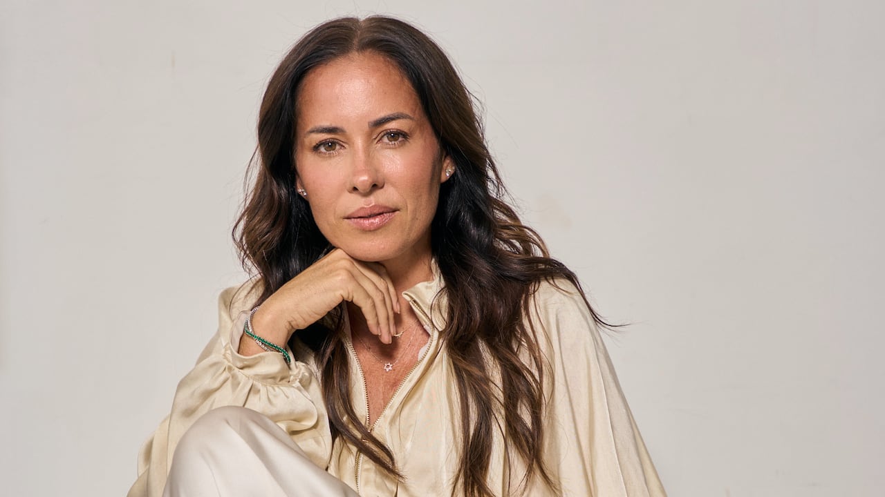 Jael Toledo, la psicoterapeuta y especialista en identidad femenina, visitó Colombia este 14 de mayo para una conferencia sobre la maternidad real vs. la idealizada, la presión de ser “la mamá perfecta”, salud mental femenina, relaciones madre-hija y cómo muchas mujeres sienten que perdieron su identidad después de ser mamás.