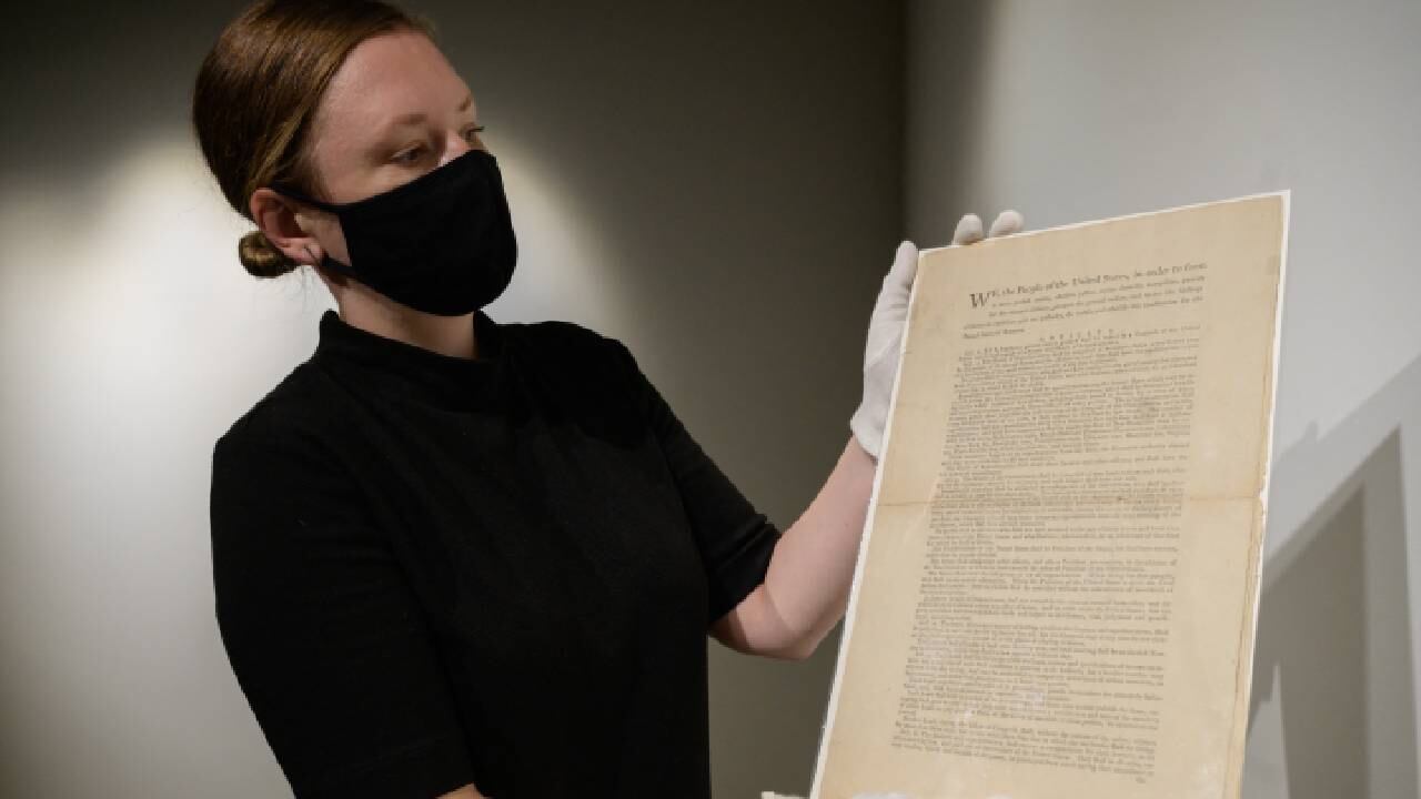 Copia de la constitución de los Estados Unidos fue subastada