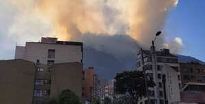 Varias viviendas se han visto afectadas por el humo producto de los incendios.