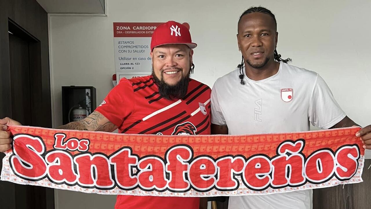 Juanito Santafereño junto a Hugo Rodallega.