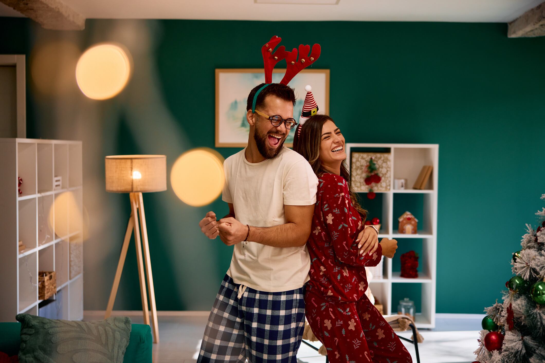 Entre villancicos y melodías decembrinas, la IA destaca tres canciones tropicales que transforman cualquier sala colombiana en pista de baile.