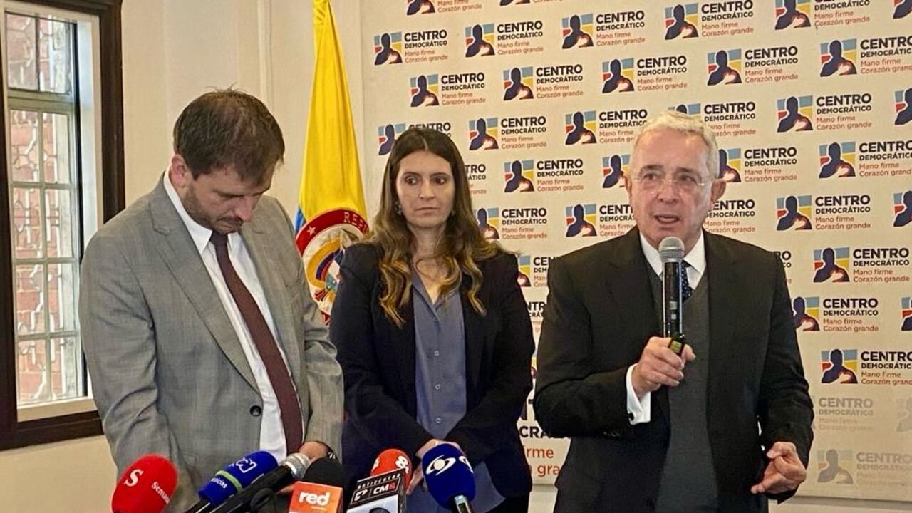 Rueda de prensa del expresidente Álvaro Uribe.