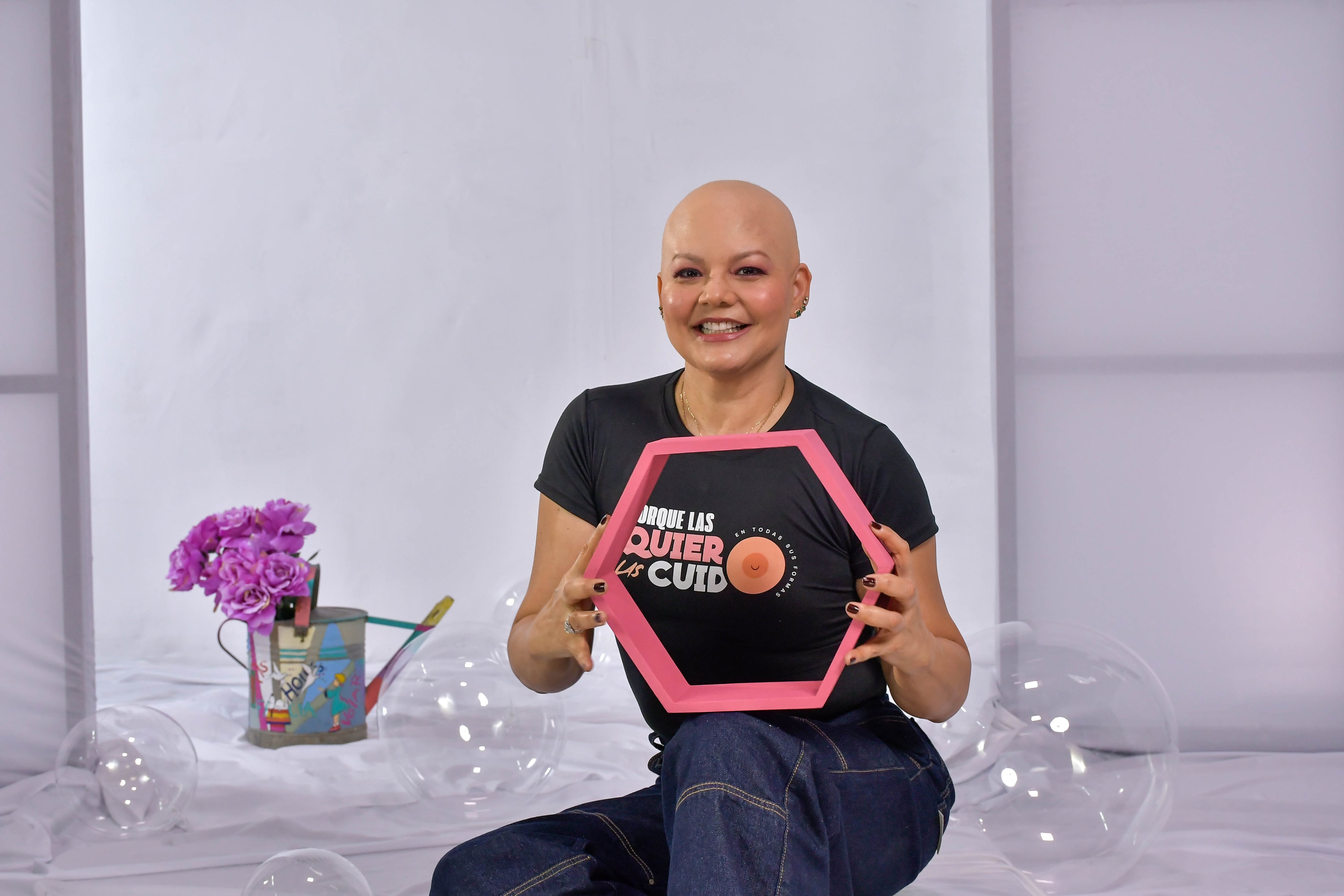 Paulina Ceballos ha sido recientemente la imagen de una campaña de prevención de cáncer de seno en la Liga Colombiana contra el Cáncer.