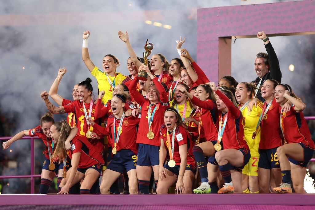 SYDNEY, AUSTRALIA - AUGUST 20: Ivana Andres of Spain lifts the FIFA Women's World Cup Trophy following victory in the FIFA Women's World Cup Australia & New Zealand 2023 Final match between Spain and England at Stadium Australia on August 20, 2023 in Sydney, Australia. (Photo by Cameron Spencer/Getty Images)