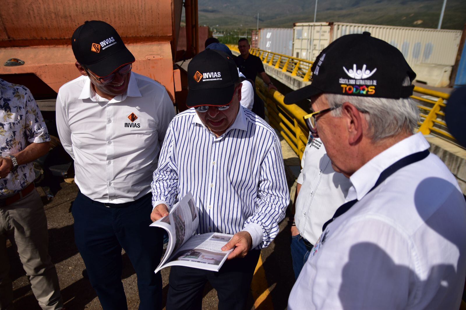 Visita al puente de Tienditas