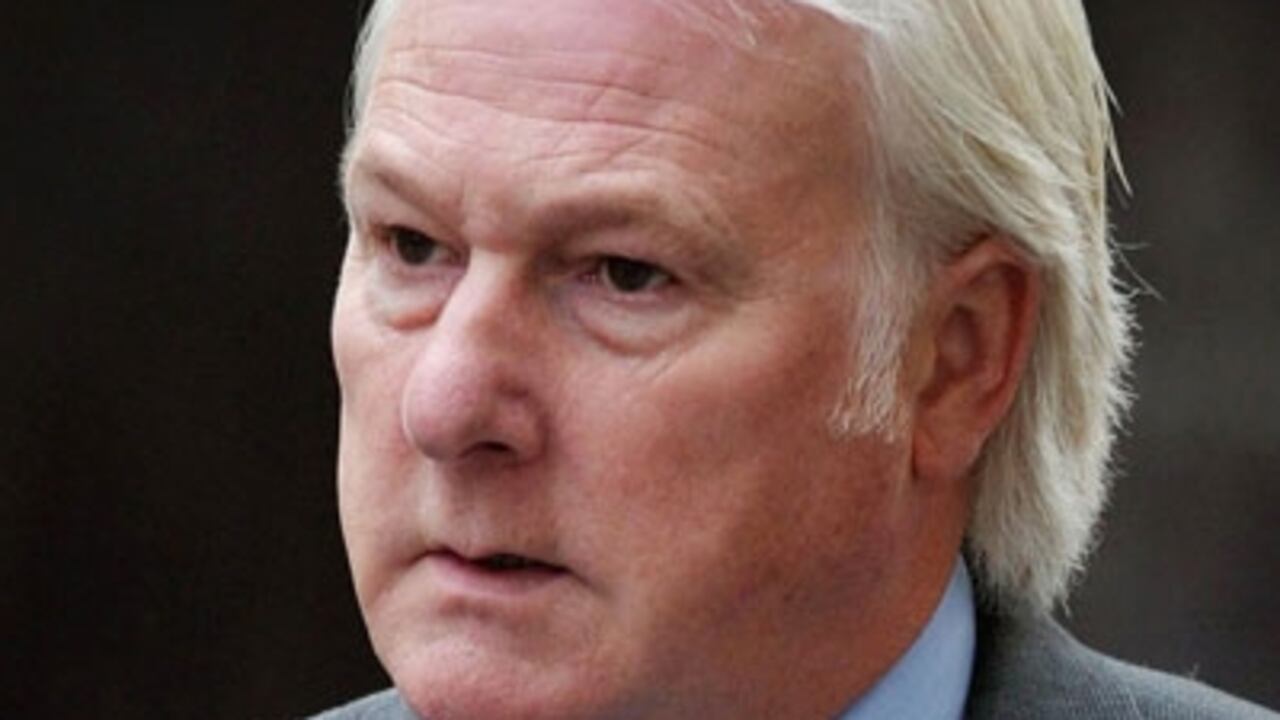 AP. Cuando la policía allanó la casa del presentador, encontró más de 400 fotografías de niñas desnudas.