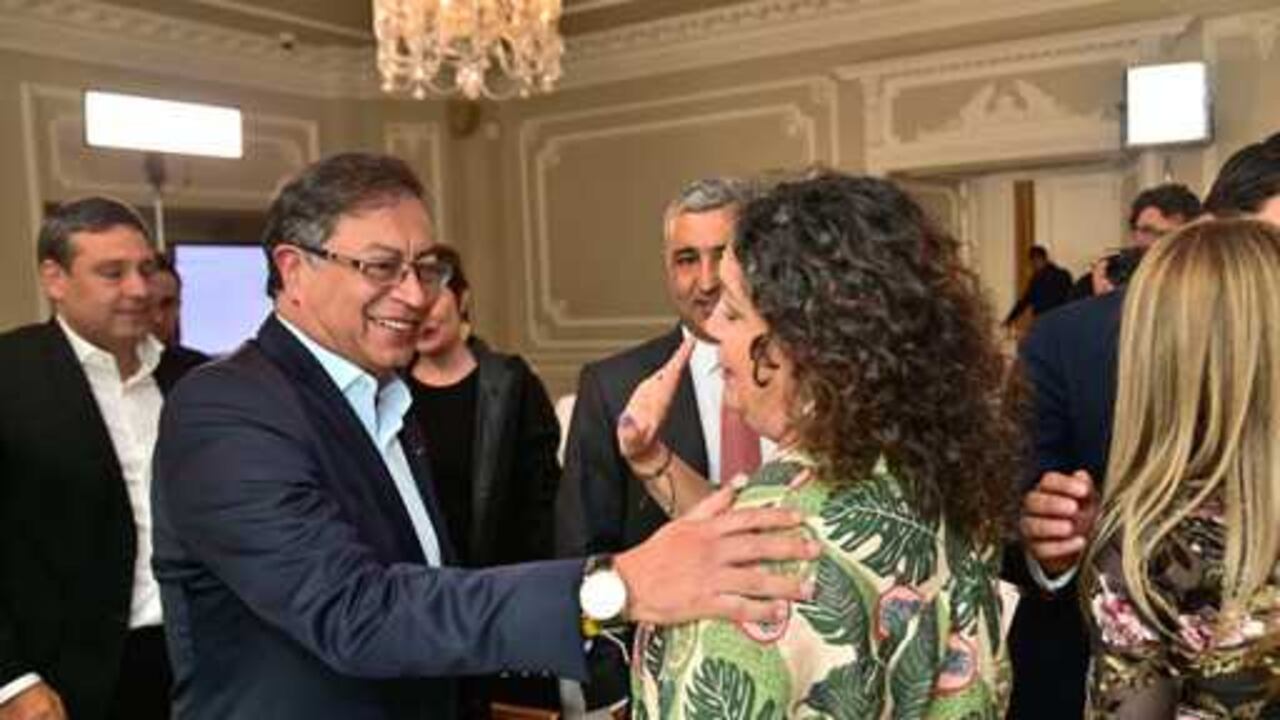 Presidente Gustavo Petro y Angélica Lozano