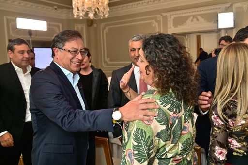 Presidente Gustavo Petro y Angélica Lozano