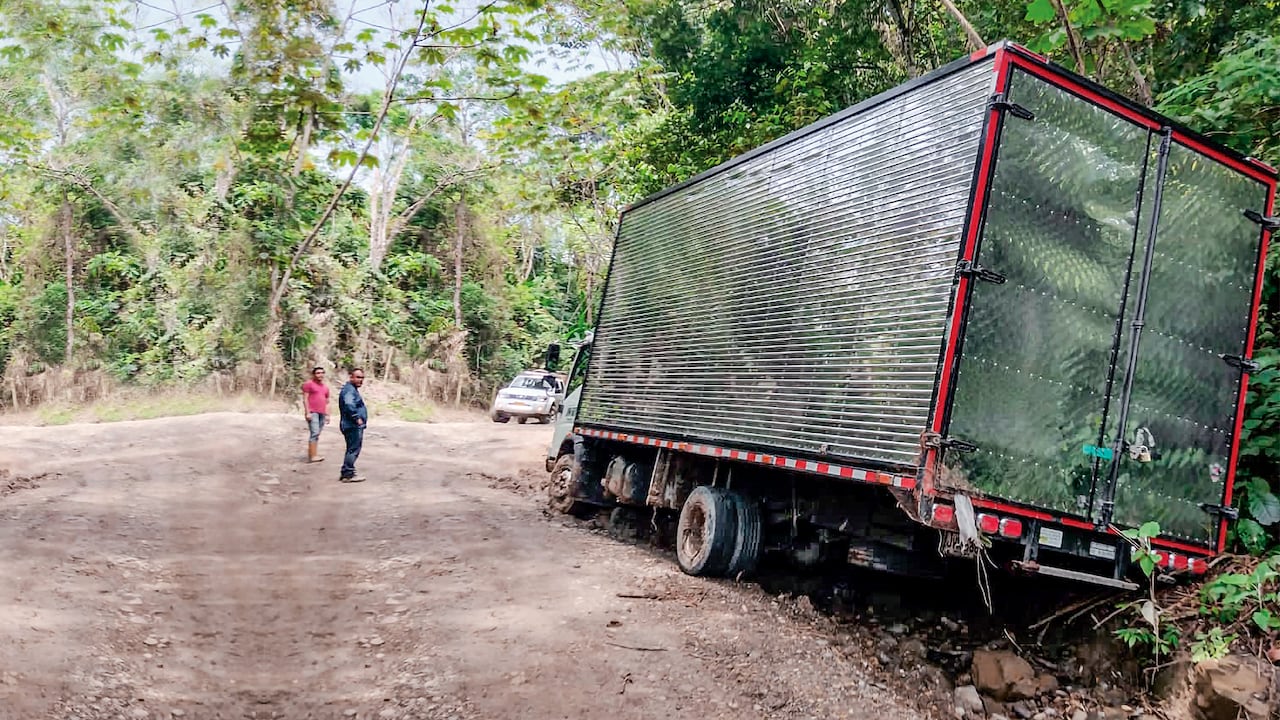 Los conductores de La Palma, Cundinamarca, y de las poblaciones cercanas lidian constantemente con el mal estado de las vías.