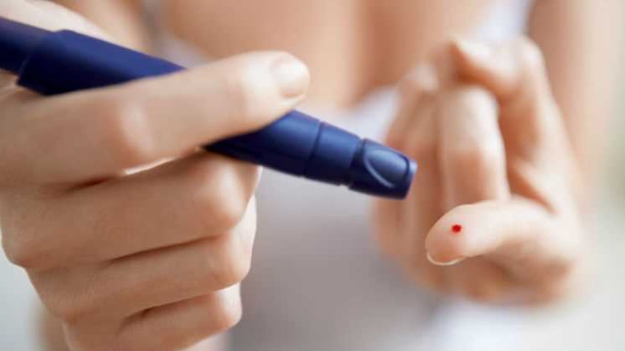 El glucómetro y sus utensilios son de uso personal.