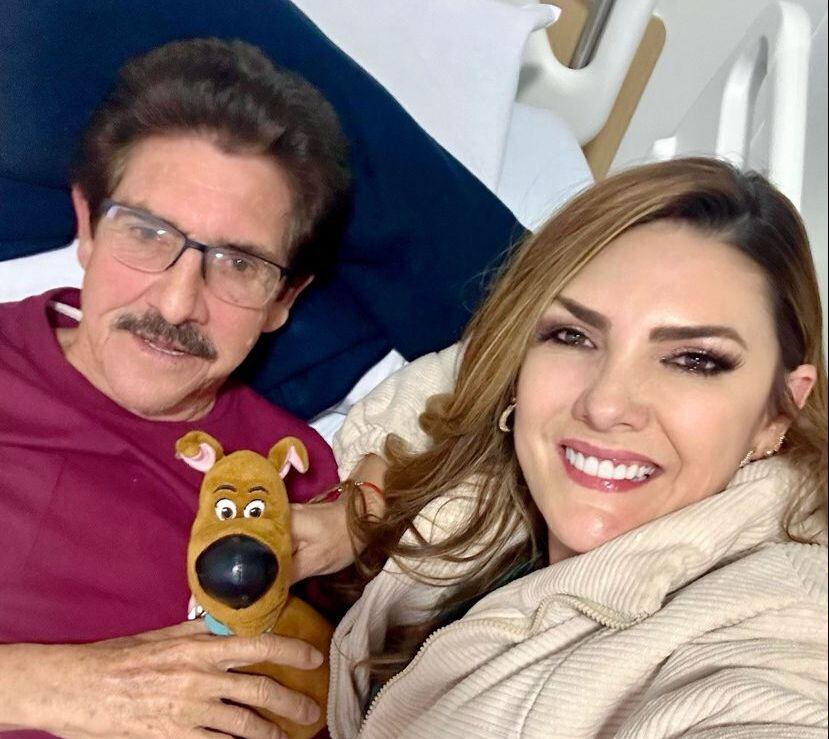 Ana Karina Soto pidió orar por la salud de su padre.