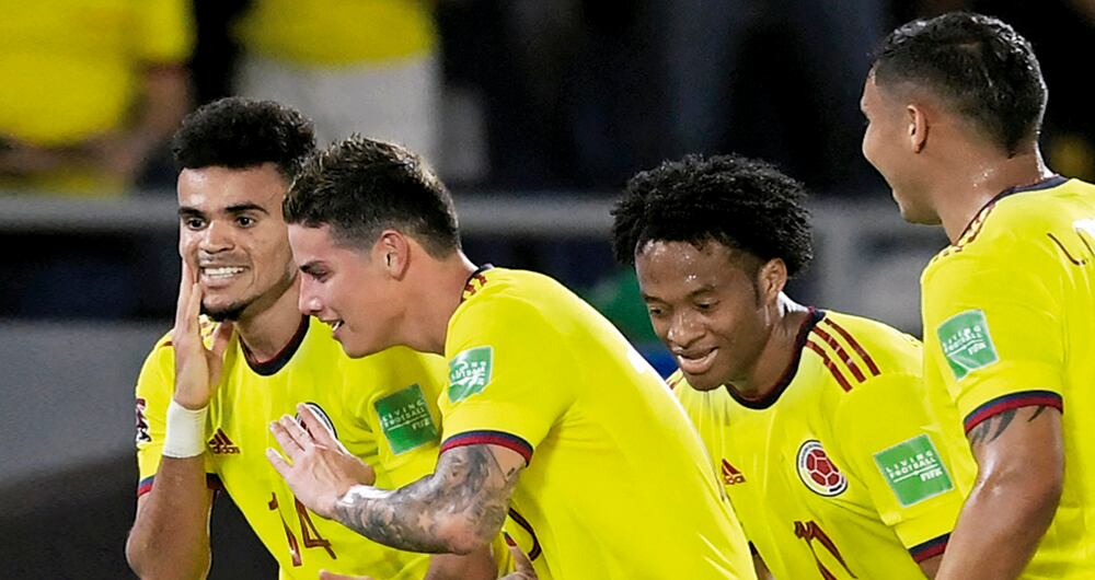   Después de siete partidos sin marcar, Colombia goleó a Bolivia en Barranquilla. 