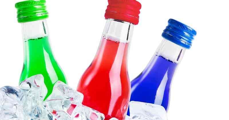 El exceso de bebidas ricas en azúcar puede causar diversas afecciones de salud. 