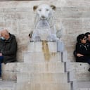 "Queremos frenar la curva de contagio y animar a los italianos que aún no se han vacunado a que lo hagan", dijo el primer ministro italiano.