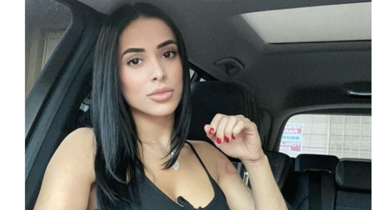 Modelo Webcam grabó como enfrentó con arma en mano a ladrones en su casa