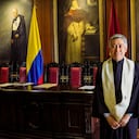 Hernando Herrera, condecorado por la Universidad del Rosario.
