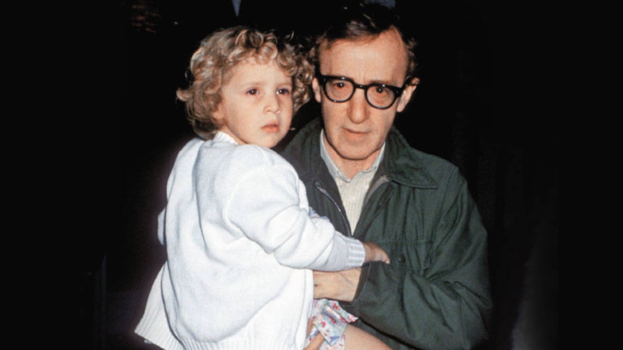 Allen con su hija Dylan, quien lo acusa de haber abusado de ella cuando tenía siete años. Dos investigaciones independientes lo exculparon en los noventa, pero el testimonio ha cobrado vigencia en el #MeToo.
