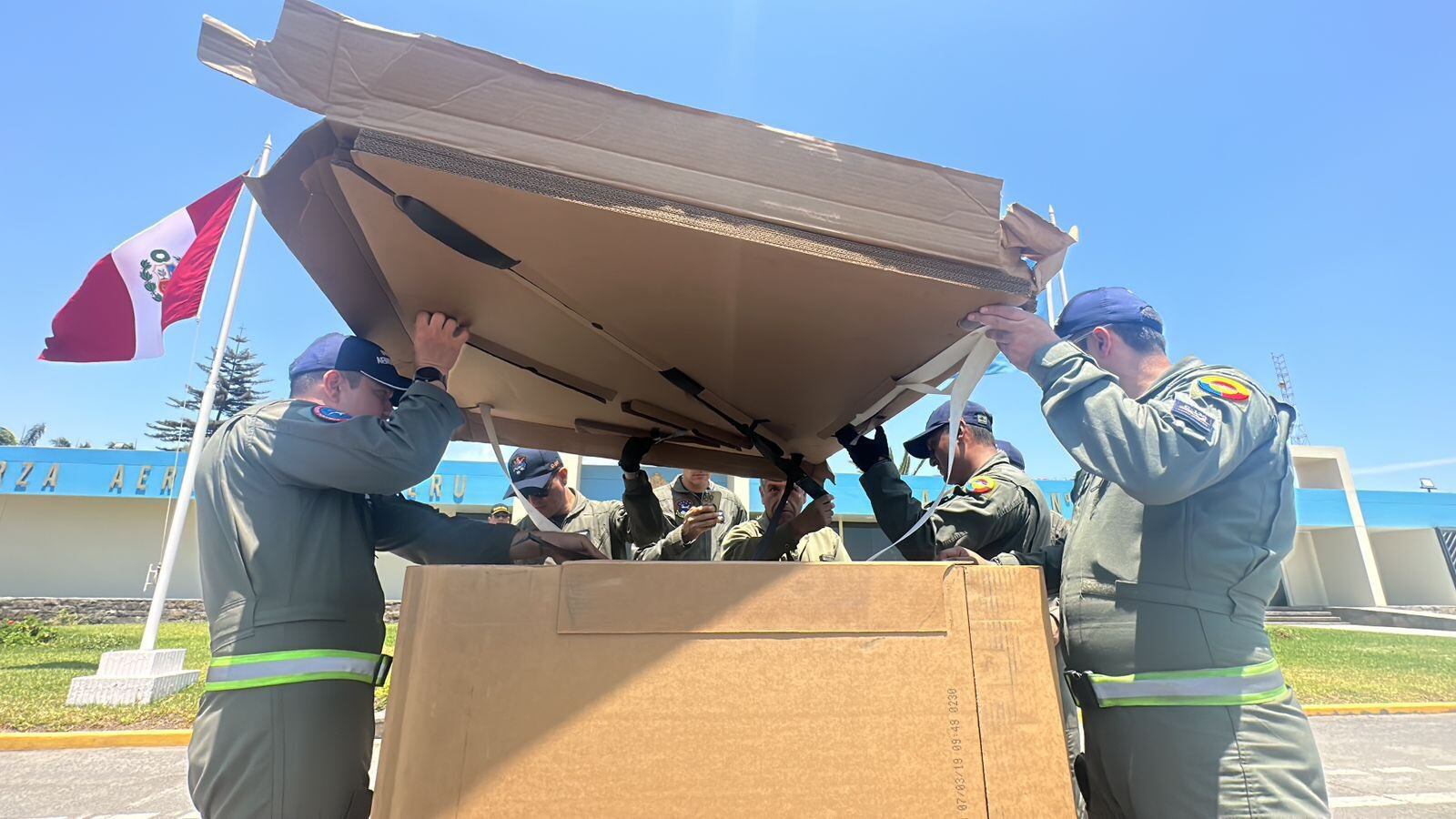 Y es que en medio de una prolongada sequía con récords de calor han ardido más de 340 incendios, 26 de ellos están “activos”, dijo en la tarde la ministra de Ambiente, Susana Muhamad. En la mañana la cifra era de 34.