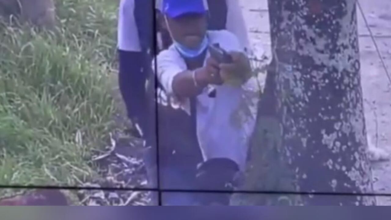 hombres camuflados entre indígenas disparan en medio de protestas en Cali