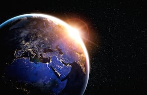 Hace unos 4.500 millones de años, la Tierra era un lugar muy diferente.